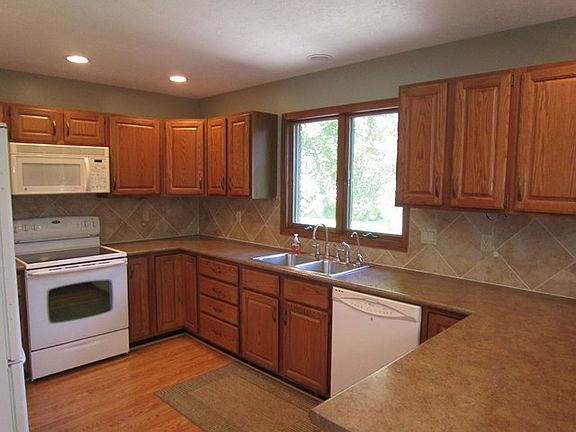 3rd image of 1580 Greenbriar Dr