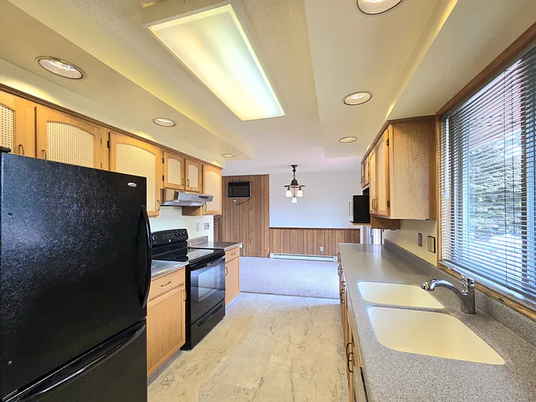 1616 Jefferson St — Photo 18