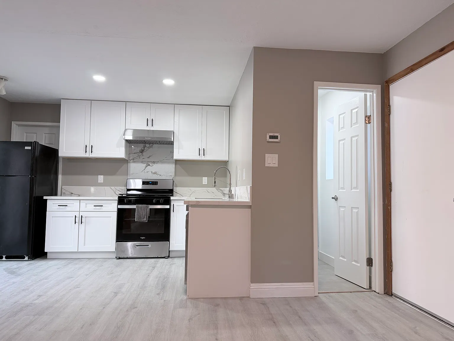 1 bed, 2563 sqft, $1,100 — Photo 3