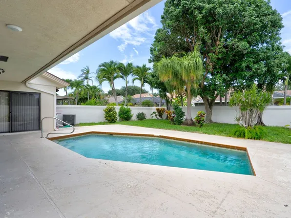 223 E River Park Dr, Jupiter, FL 33477
