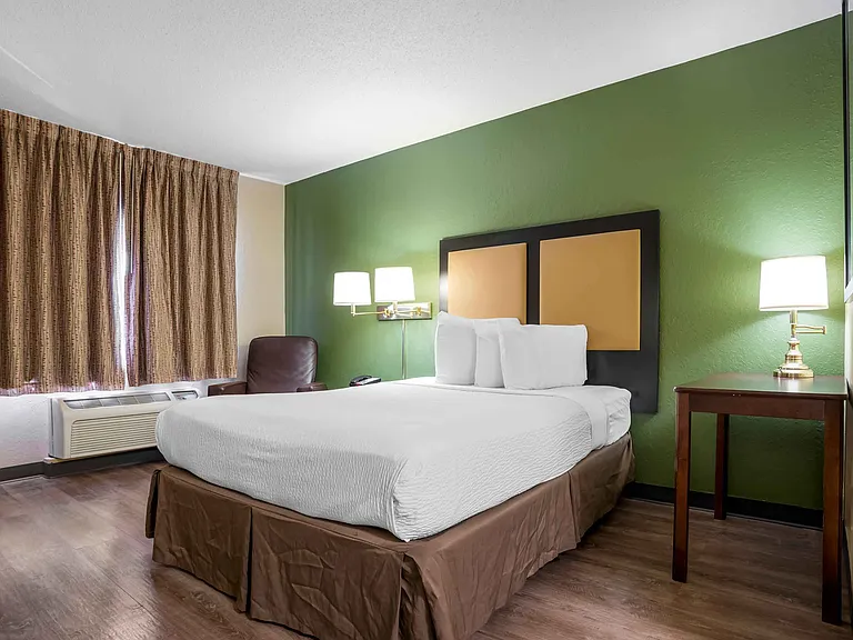 Studio Suite - 1 Queen Bed