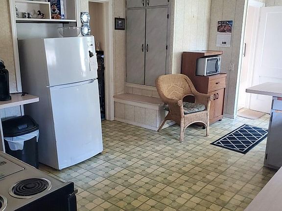 3rd image of 1519 Elwood Ave