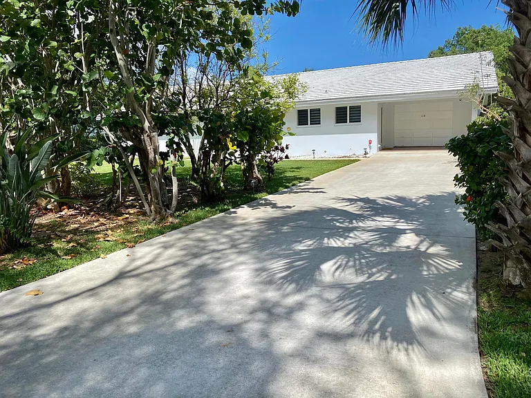 114 N Atlantic Dr — Photo 49