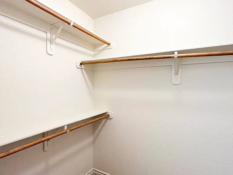 1509 Justin Loop #A — Photo 27
