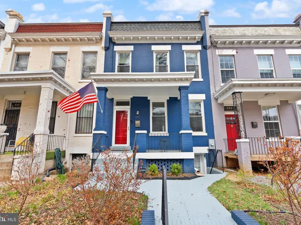 641 Kenyon St NW, Washington, DC 20010