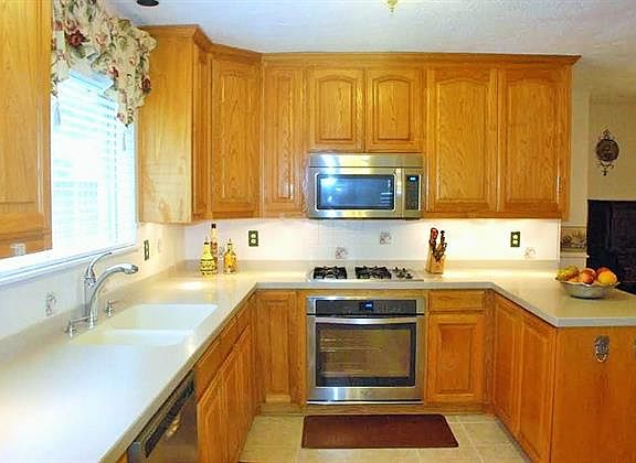 3rd image of 3305 Newkirk Dr