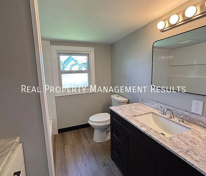 2517 W Illinois St — Photo 7