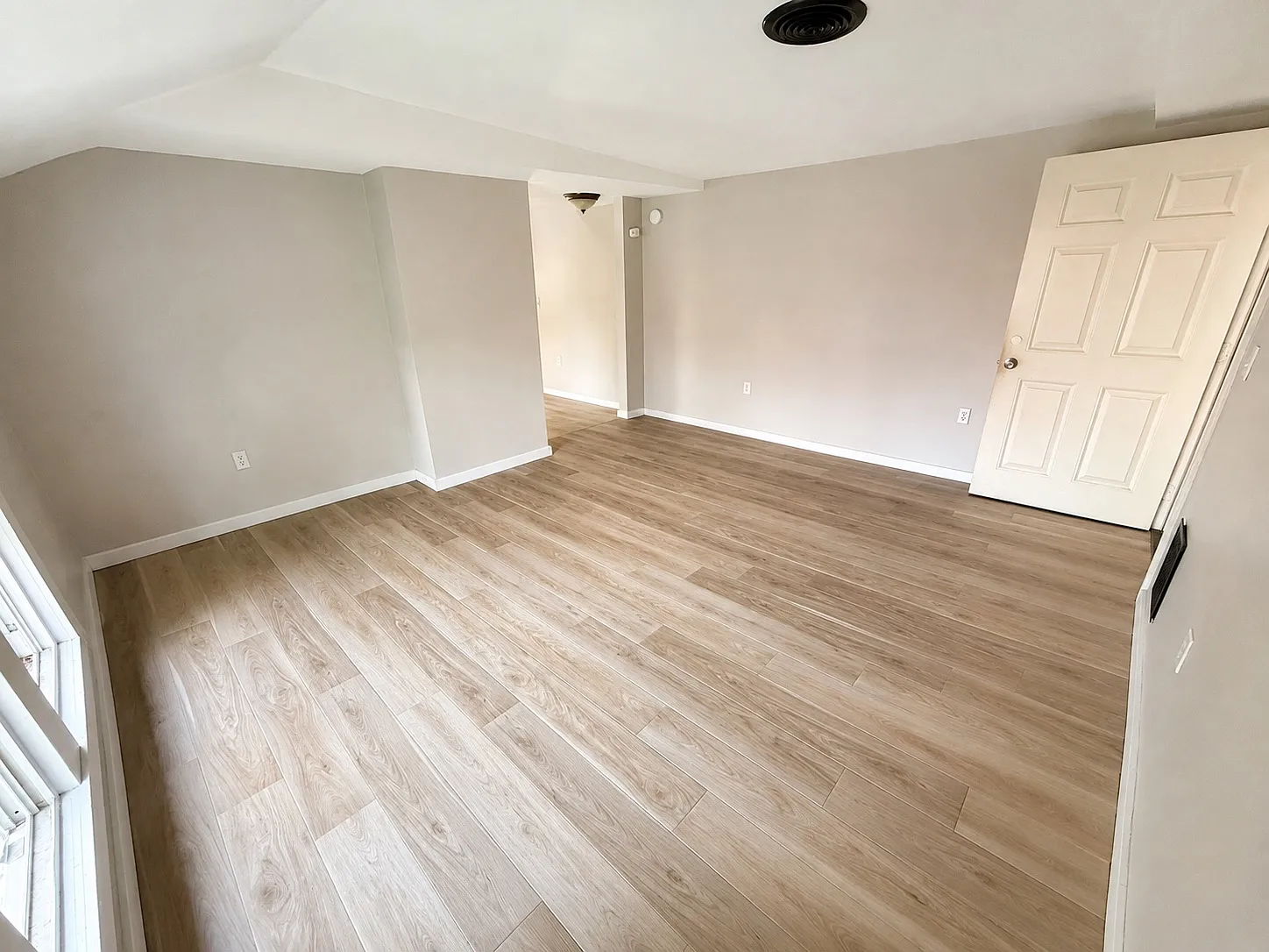 2 bed, $1,250 — Photo 2
