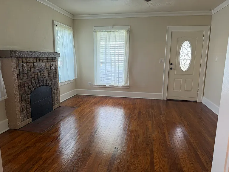 8075 Sycamore St — Photo 3