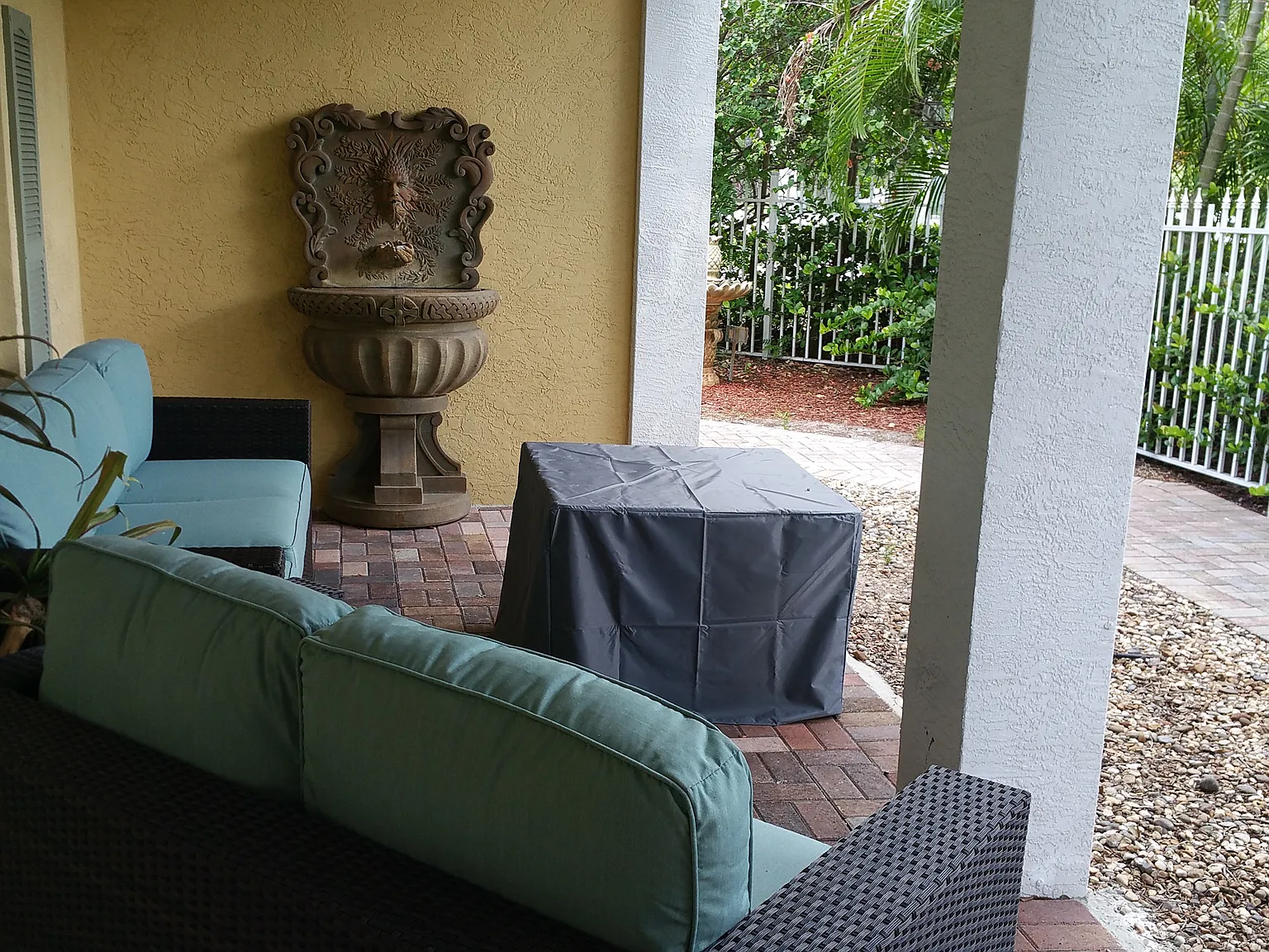 857 SW 11th Ct — Photo 3