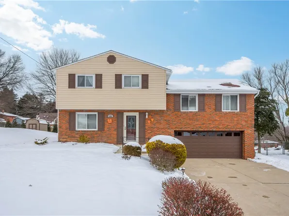 456 Parkridge Dr, Bethel Park, PA 15102