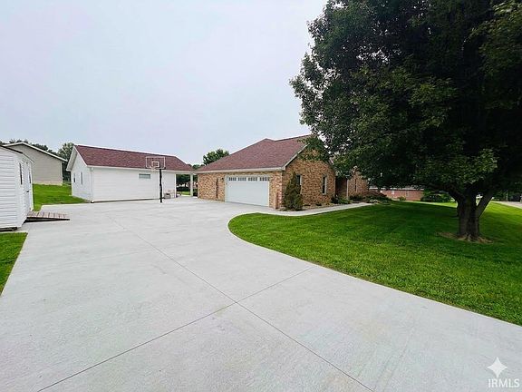2nd image of 4 White Ridge Ct