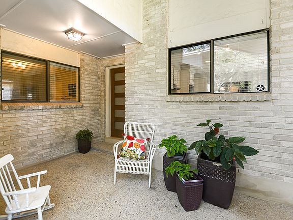 3rd image of 13018 Country Ledge