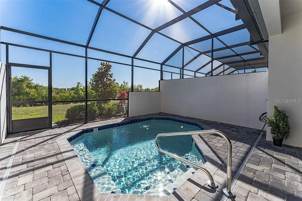 3 bed, 2.5 bath, 1771 sqft, $2,300 — Photo 2