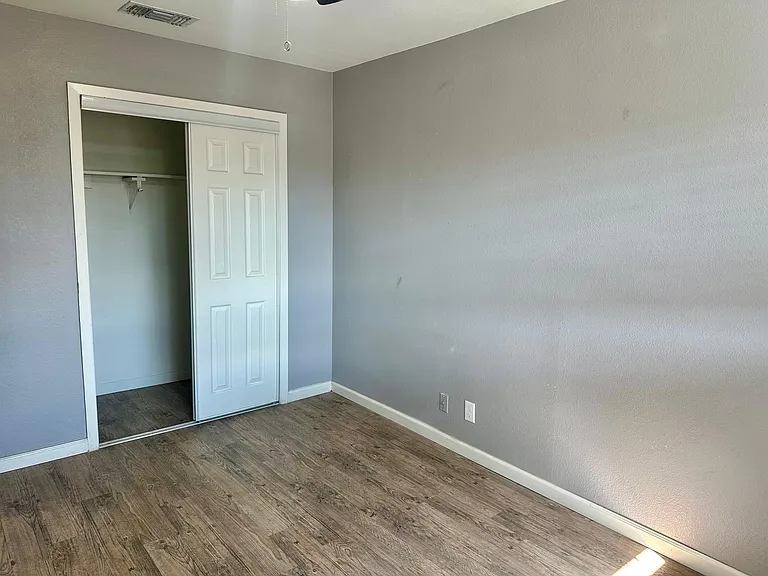 836 N Meadows Dr #B — Photo 10