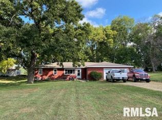 459 W Chestnut St, Canton, IL 61520