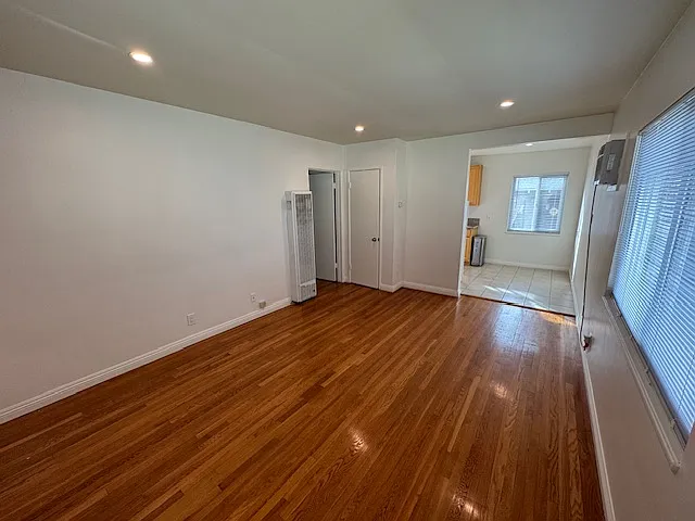 1 bed, 700 sqft, $2,100 — Photo 4
