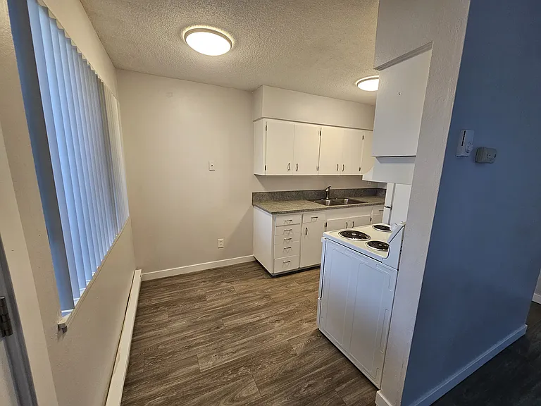 102 S 38th St #6 — Photo 3