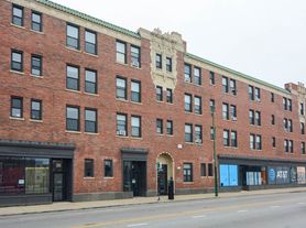 3335 W Diversey Ave