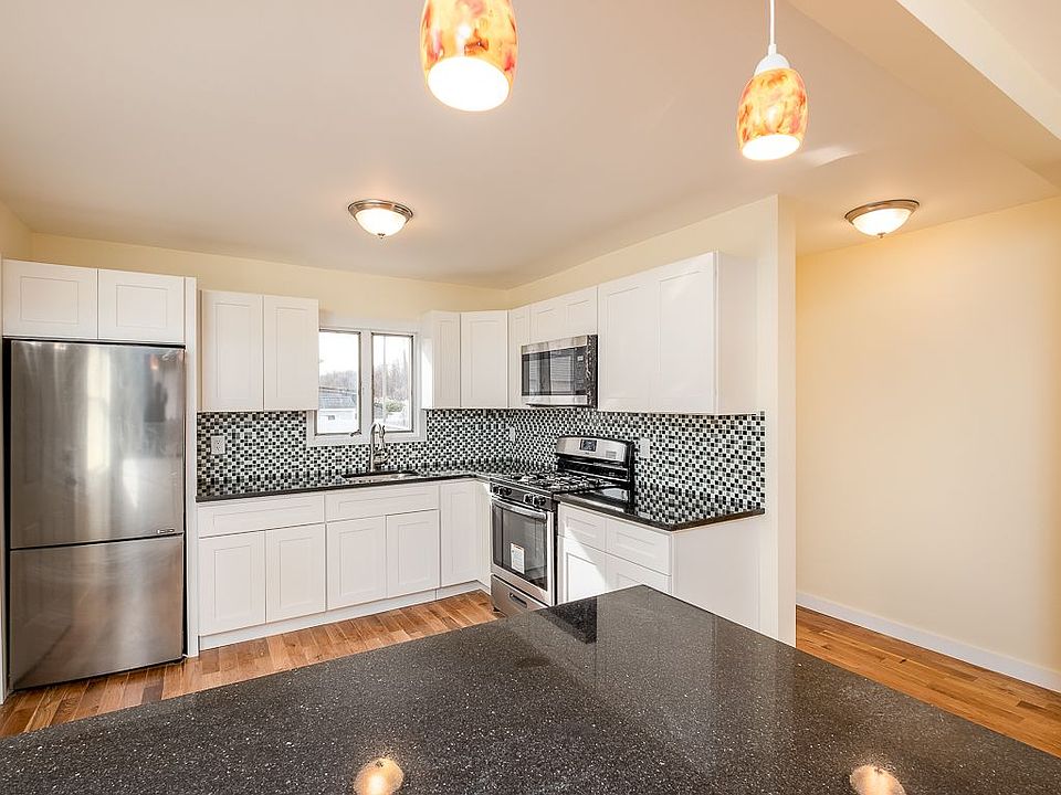 1st image of 134 Dongan Hills Ave