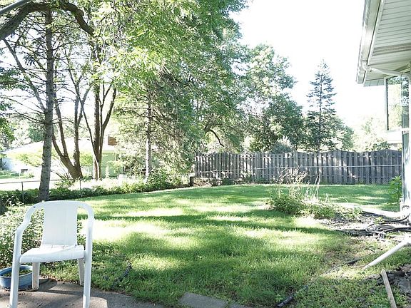 3rd image of 2086 Cameron Cir