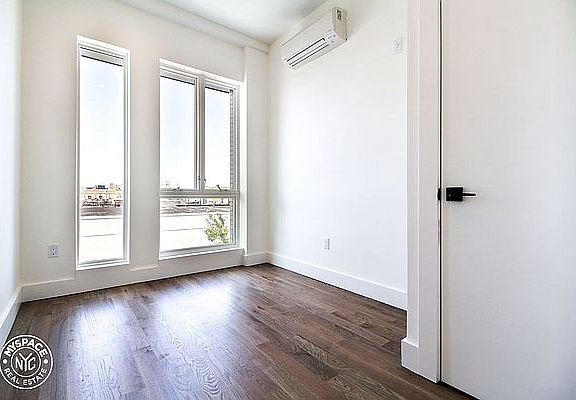 2nd image of 1530 Putnam Ave #5B