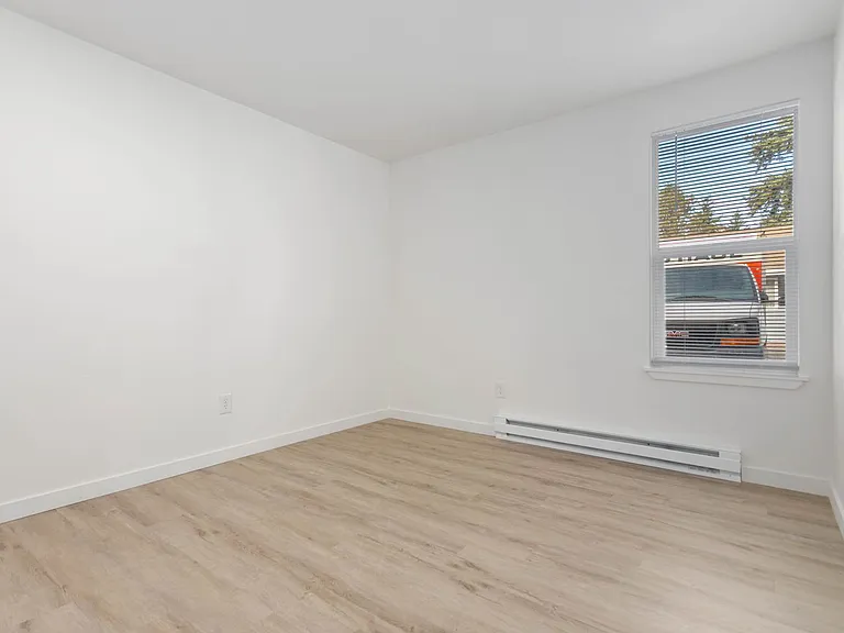 Glacier Park Apartments — Photo 14