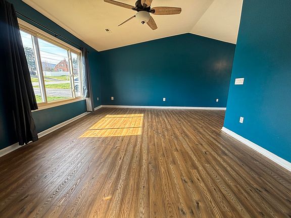 2nd image of 3615 Ellen Dr