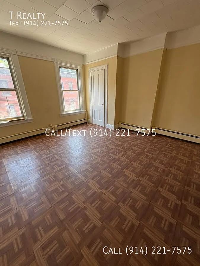 3 bed, $2,900 — Photo 1