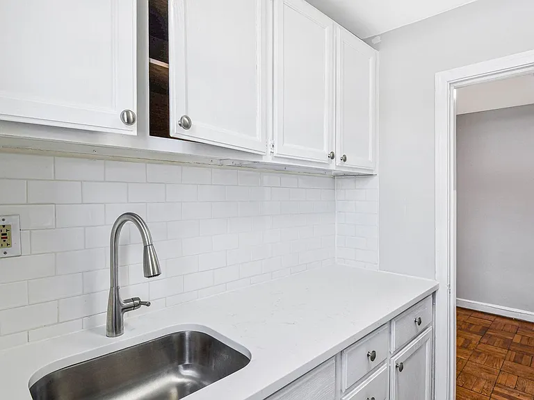739 N Oakland St — Photo 38
