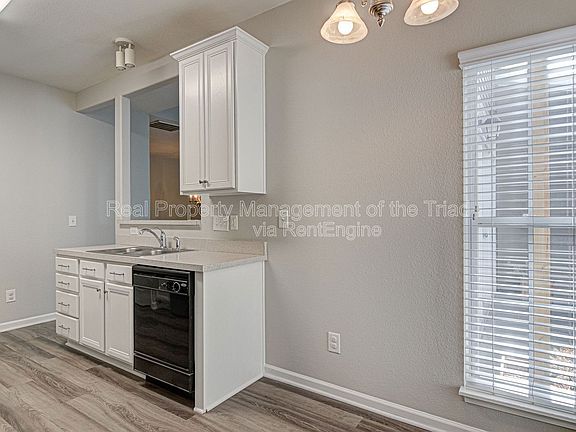 4th image of 5972 Hollow Wood Ct