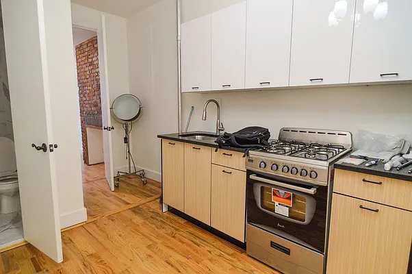 Rented by Nooklyn NYC LLC | media 12