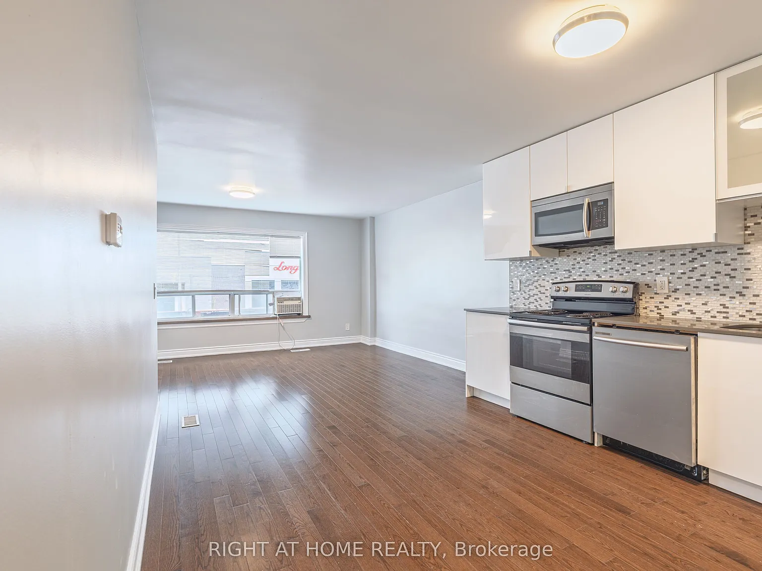 2 bed, $2,500 — Photo 4