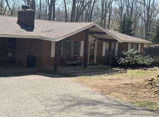 145 White Oak Dr, Harriman, TN 37748