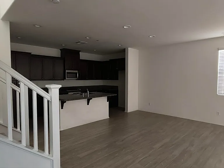 7090 Estrella Ct — Photo 20