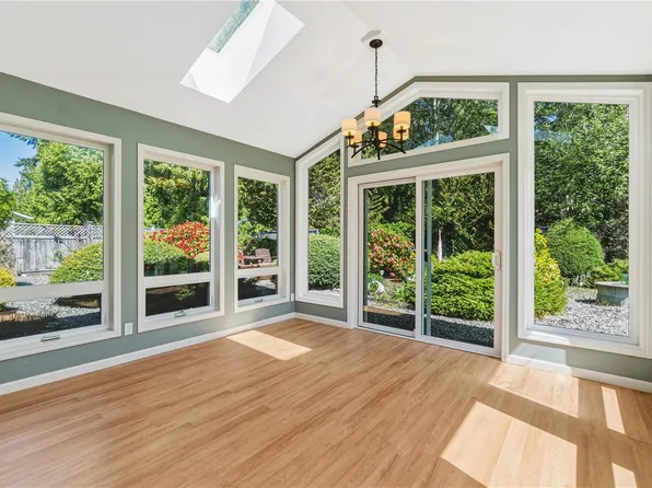 461 Rowan Dr, Qualicum Beach, BC V9K 1K1
