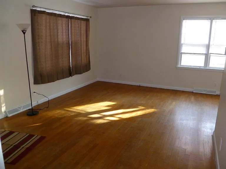 1249 Eastern Pl NE — Photo 30