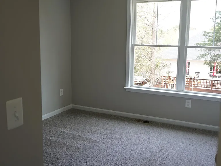 117 Coralyrose Ct — Photo 9