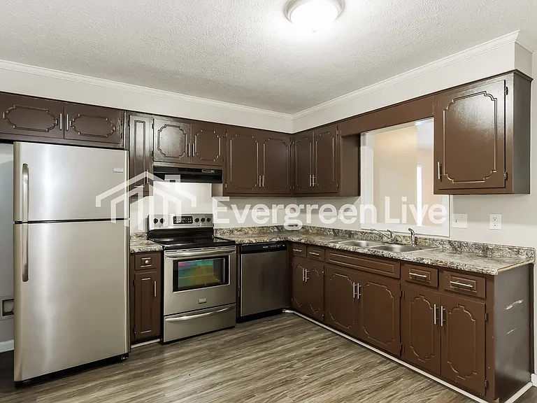 204 Belair Rd — Photo 5