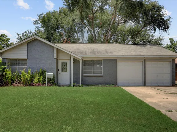 5843 Shurmard Dr, Houston, TX 77092