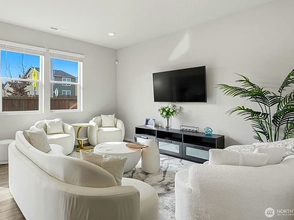 3rd image of 18854 109th Avenue Ct E #867