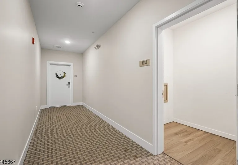 723 Lorhan Dr — Photo 2