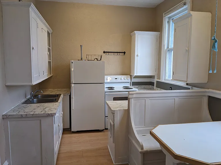 120 S Hayes Ave #C — Photo 7