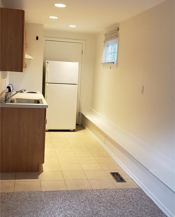 1st image of 1 Old Town Ln