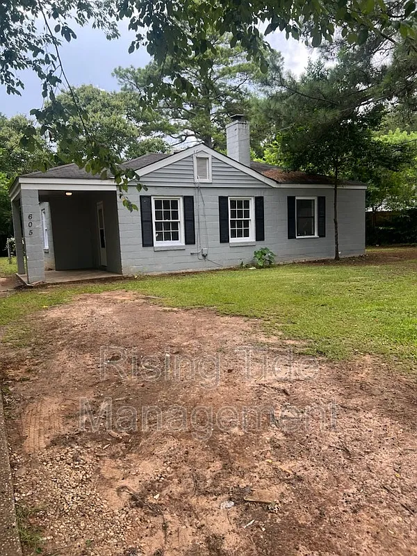 3 bed, 1.0 bath, 1251 sqft, $750 — Photo 1