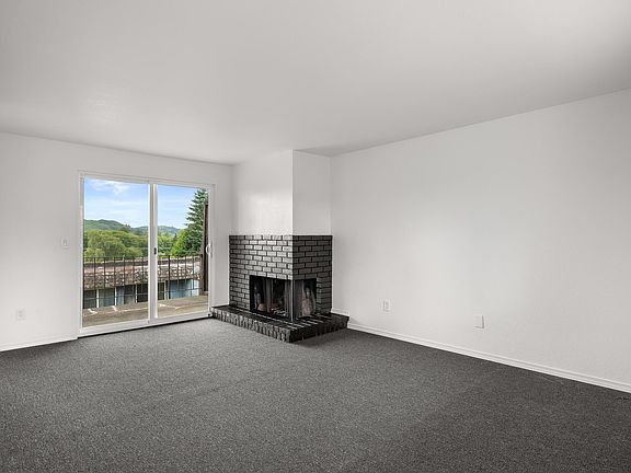 3rd image of 807 E Park Ave #10
