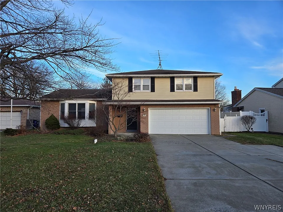 161 Foxpoint Dr W
