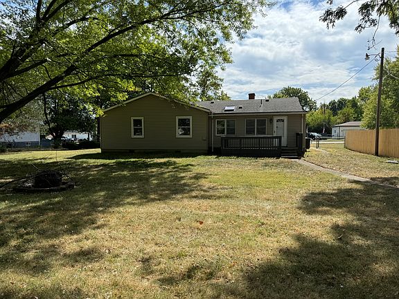 2nd image of 1617 Cloverfield Ave