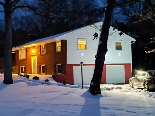 16 Robert Drive, Hyde Park, NY 12538