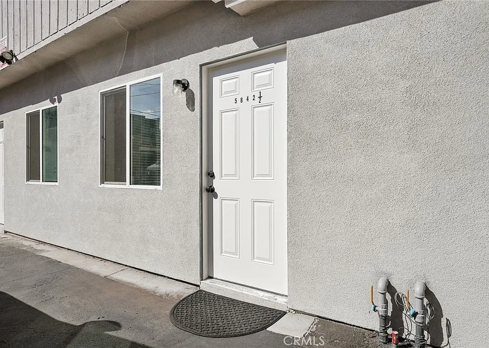 5842 Lexington Ave